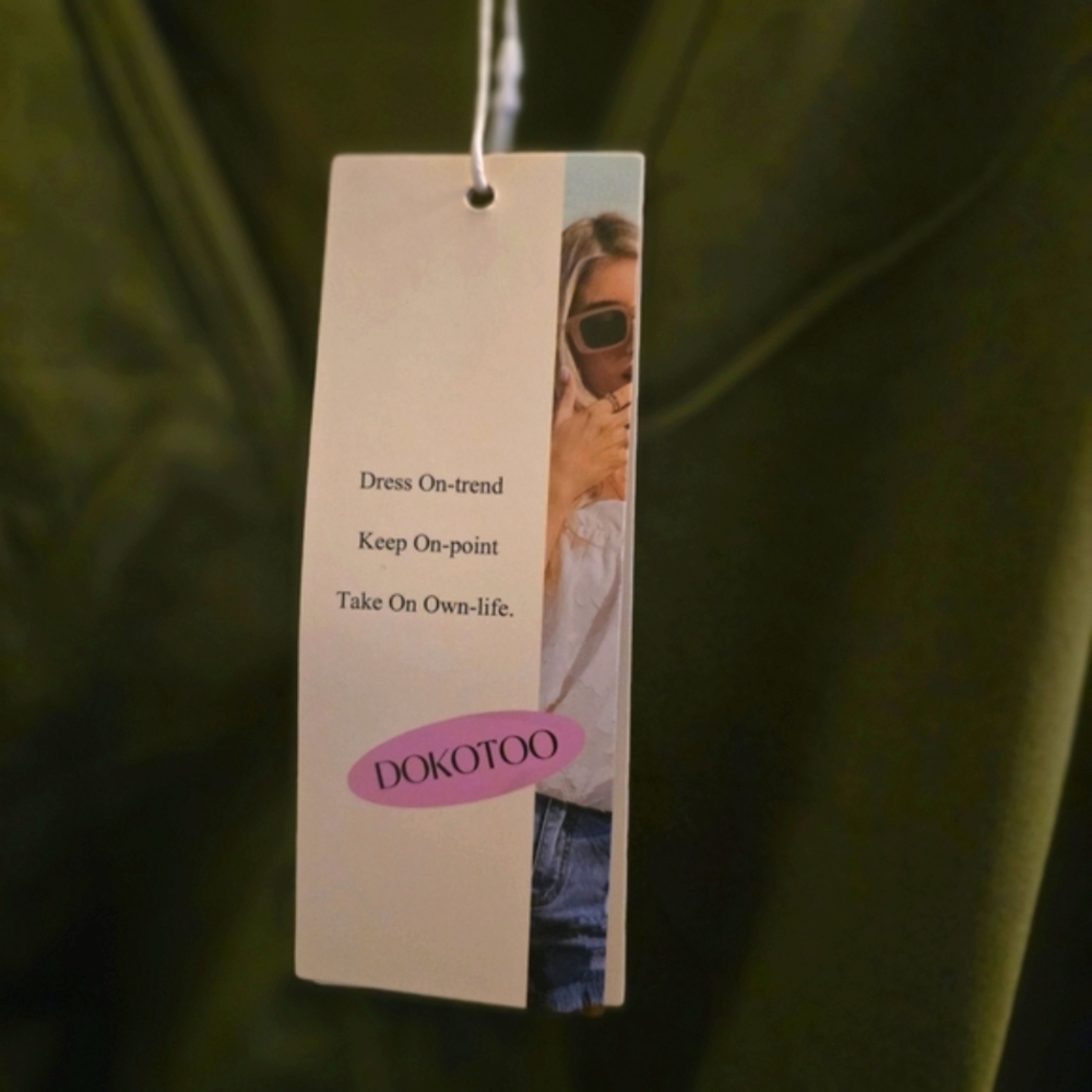 NWT! Dokotoo Super Cute Olive Green V-Neck Dress! Beatiful Tie Waist and Ruffles - Picture 3 of 6